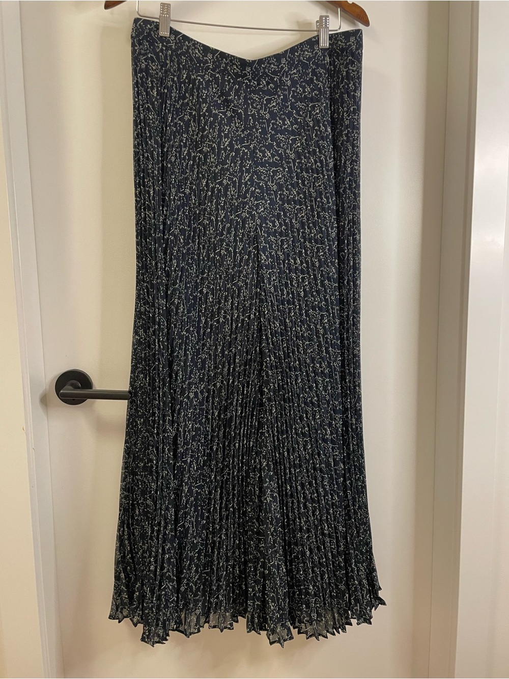 Club Monaco women’s wide leg Pleated pants size 12